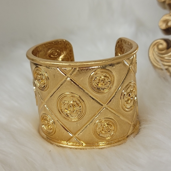 Gold Cuff Bracelet - Picture 1 of 4